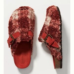 Anthropologie Pilcro Plaid Sherpa Clogs - rusty red/beige
